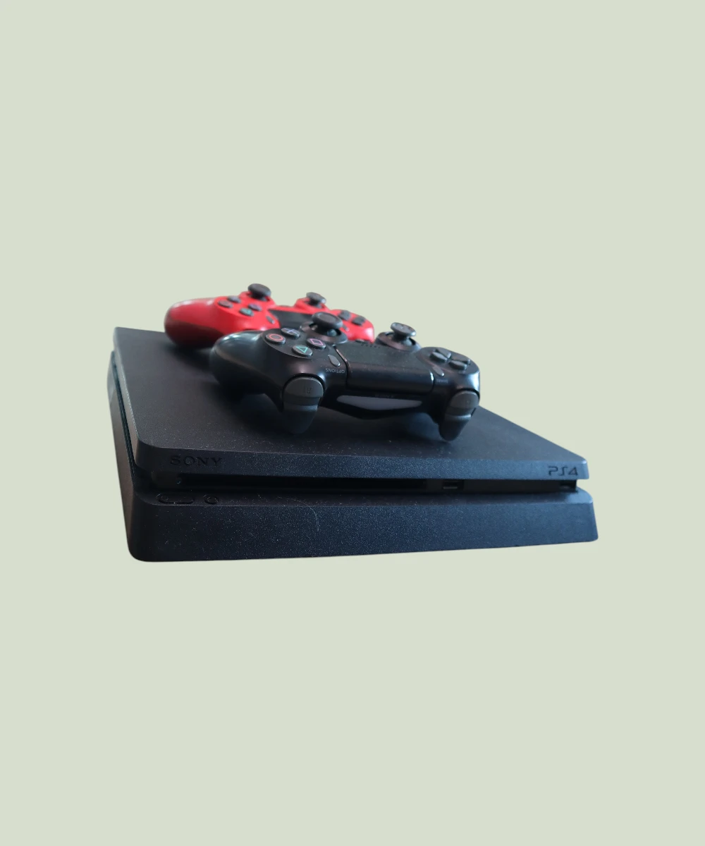 Play Station 4 Slim