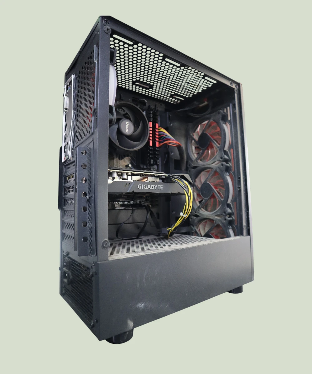 Pc de torre gaming con tarjeta gráfica dedicada